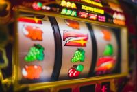Casinos en ligne, quels jeux privilégier quand on est débutant ?
